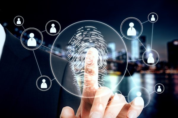 Segurança em Condomínios: Portaria Eletrônica ou Biometria?