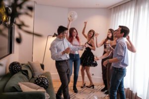 Festa em apartamentos: até onde vai o direito do morador?